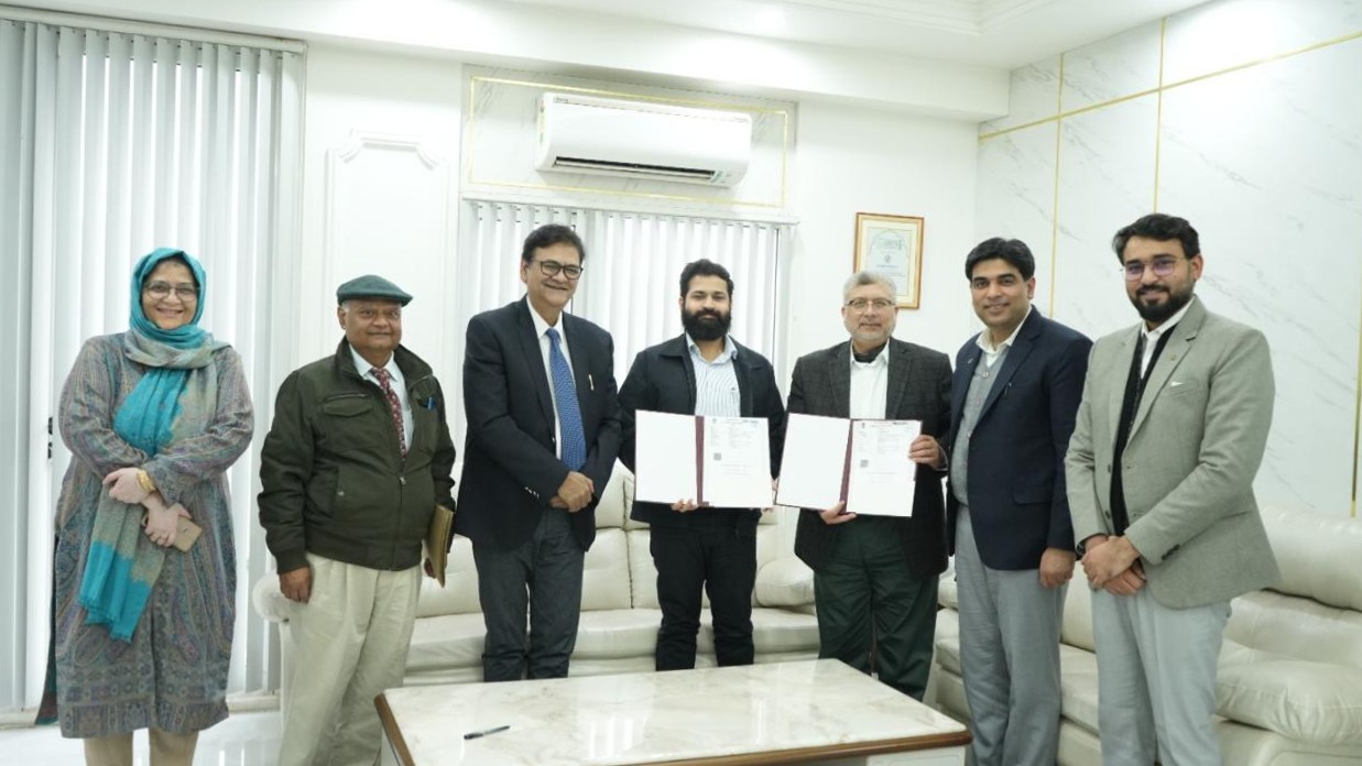 Indigo Gets Dual Power of Education and Trade in Uttar Pradesh